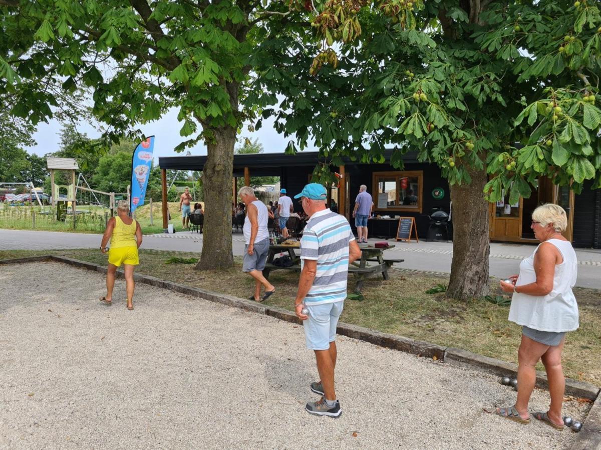 סנט מארטן Chalet 2A Op Recreatiepark De Wielen מראה חיצוני תמונה